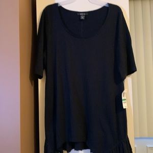Women’s size L shortsleeved black tunic with ruffles
